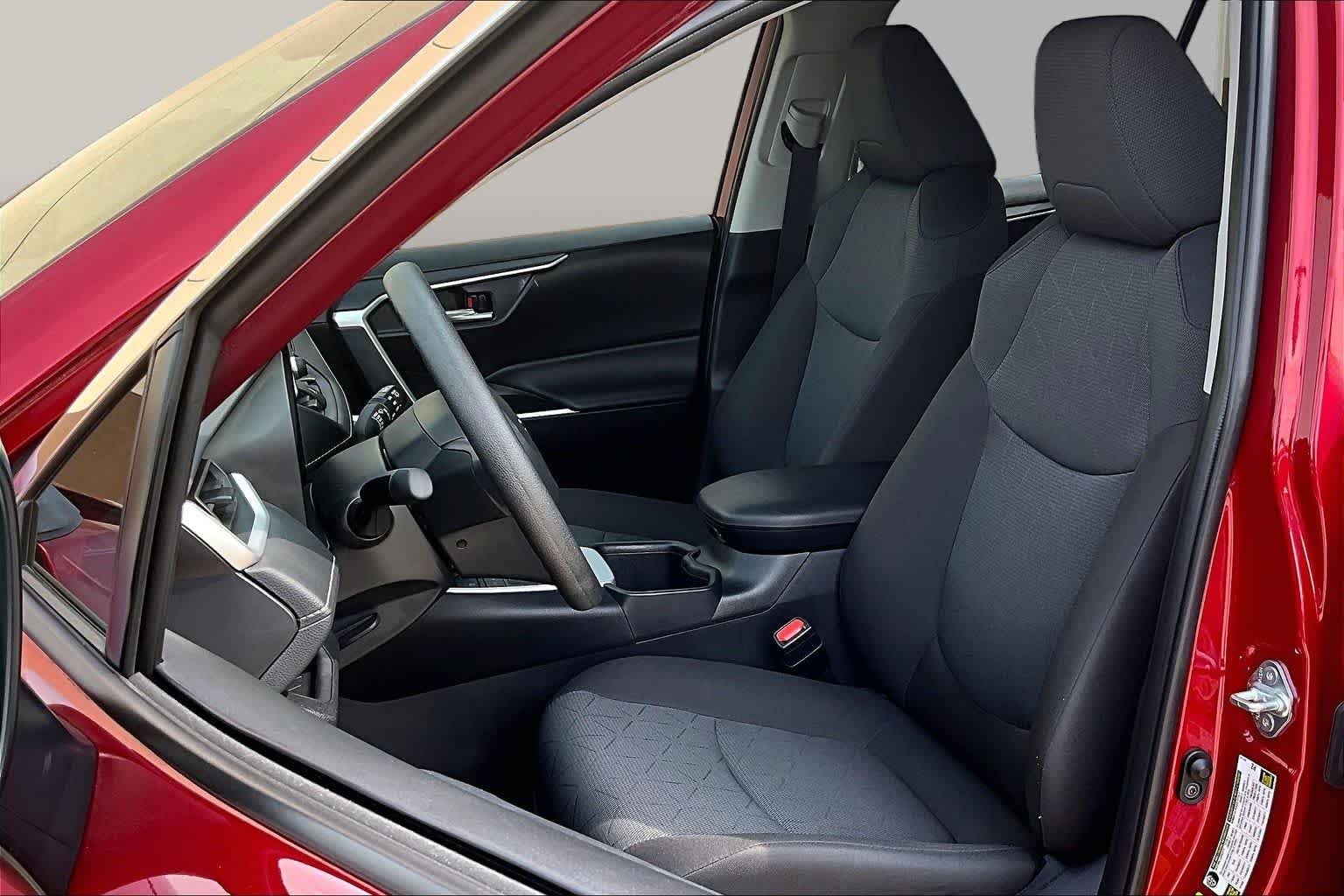 Used 2025 Ruby Flare Pearl Toyota XLE image 8