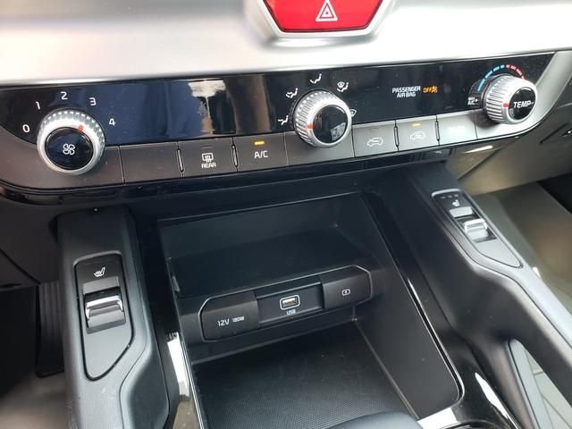 Used 2021 Silver Kia S image 23