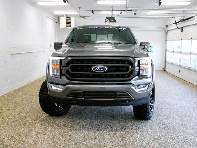 New 2023 Carbonized Gray Metallic Ford XLT image 11