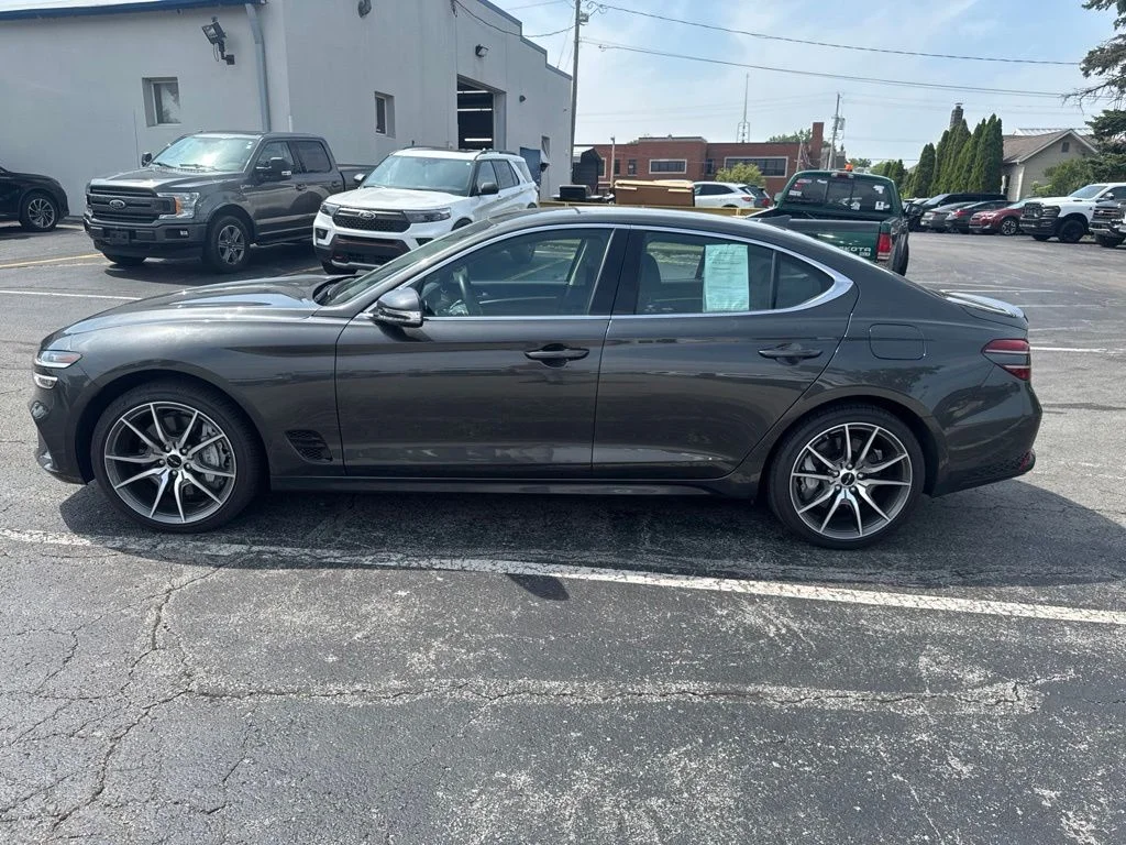 2025 GENESIS G70 Standard - Photo 7