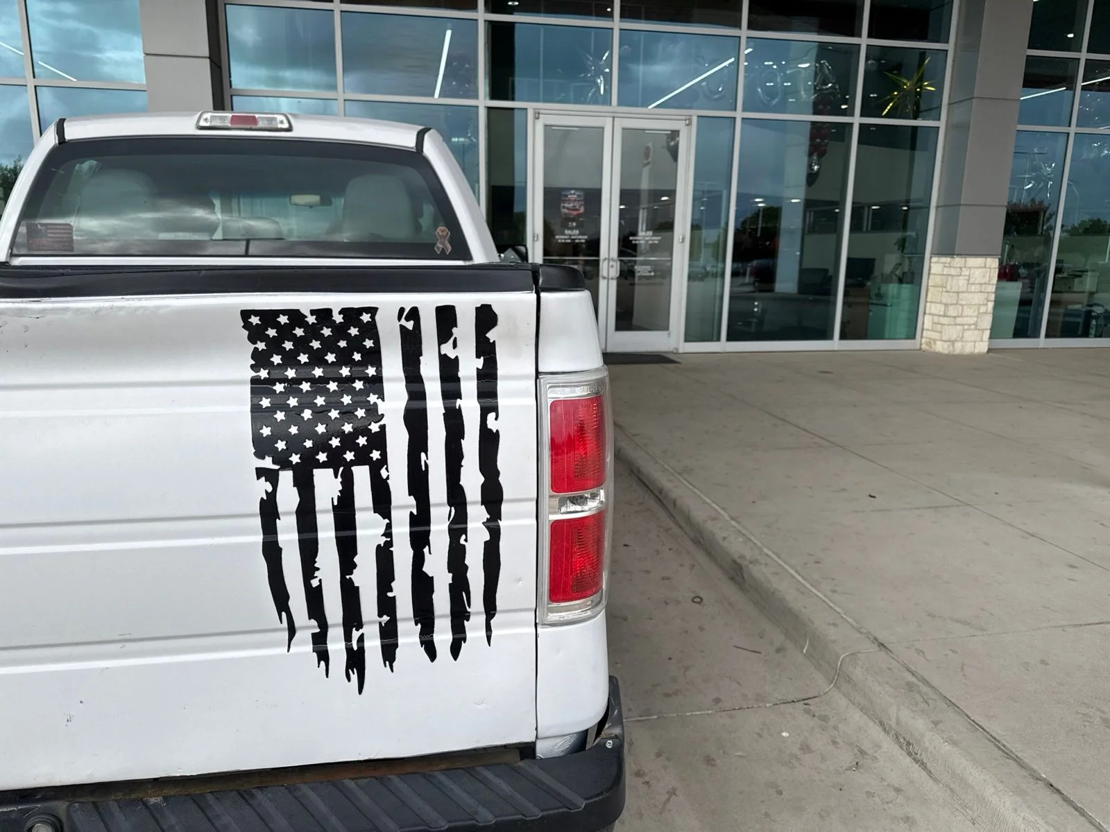 Used 2014 White Ford XL image 8