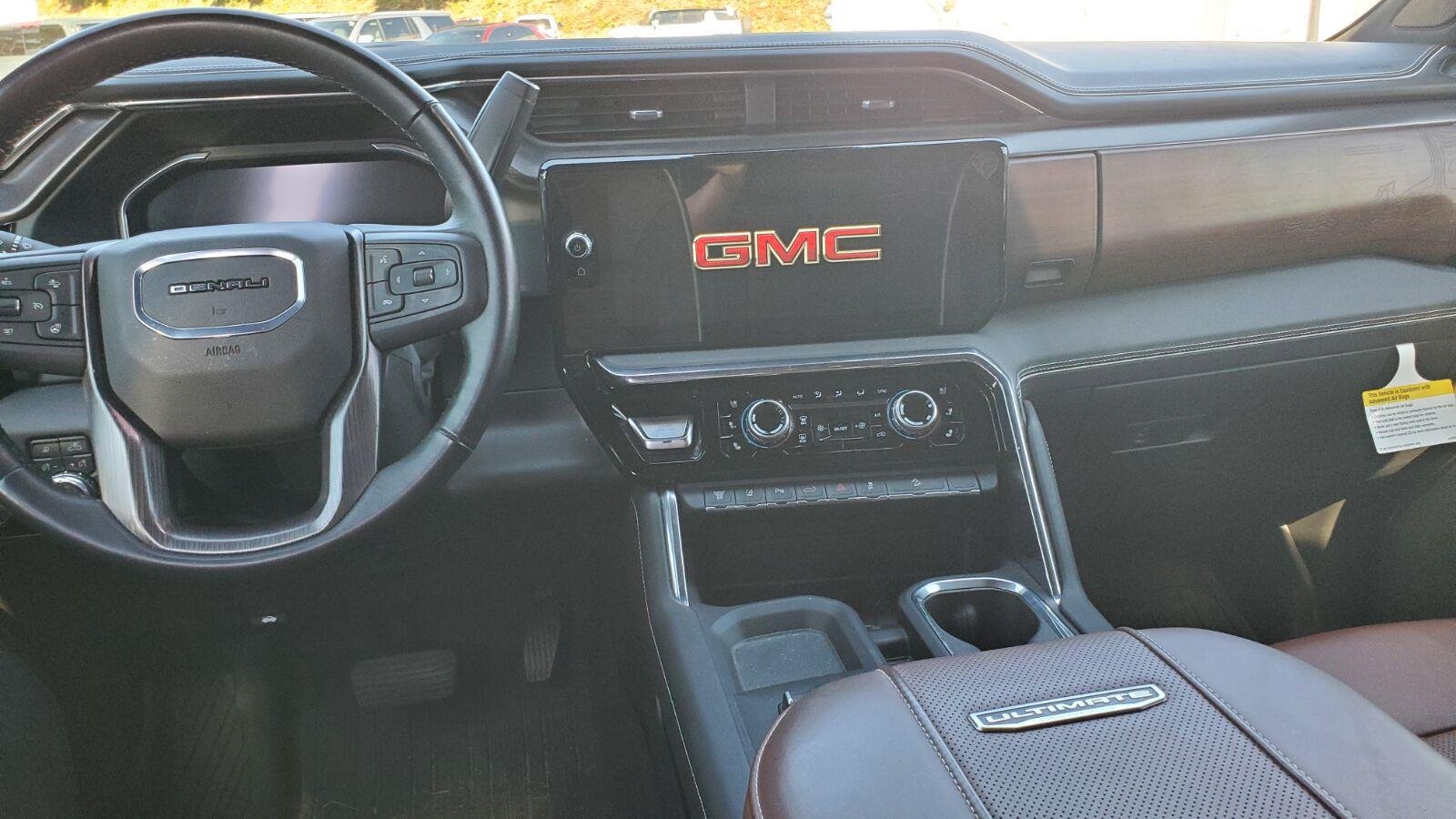 Used 2024 White Frost Tricoat GMC Denali Ultimate image 7