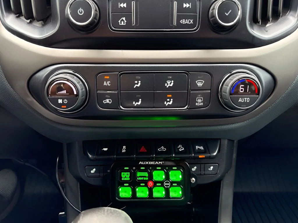 Used 2022 Gray Chevrolet Z71 image 9