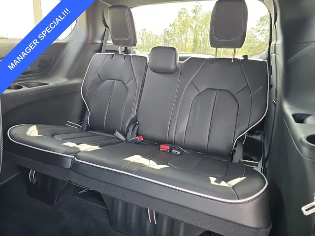 2026 Chrysler Pacifica Limited - Photo 14