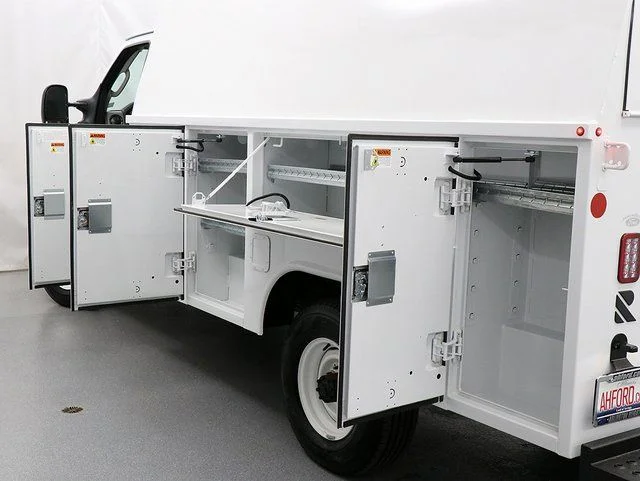 New 2025 Oxford White Ford E-350 SRW image 21