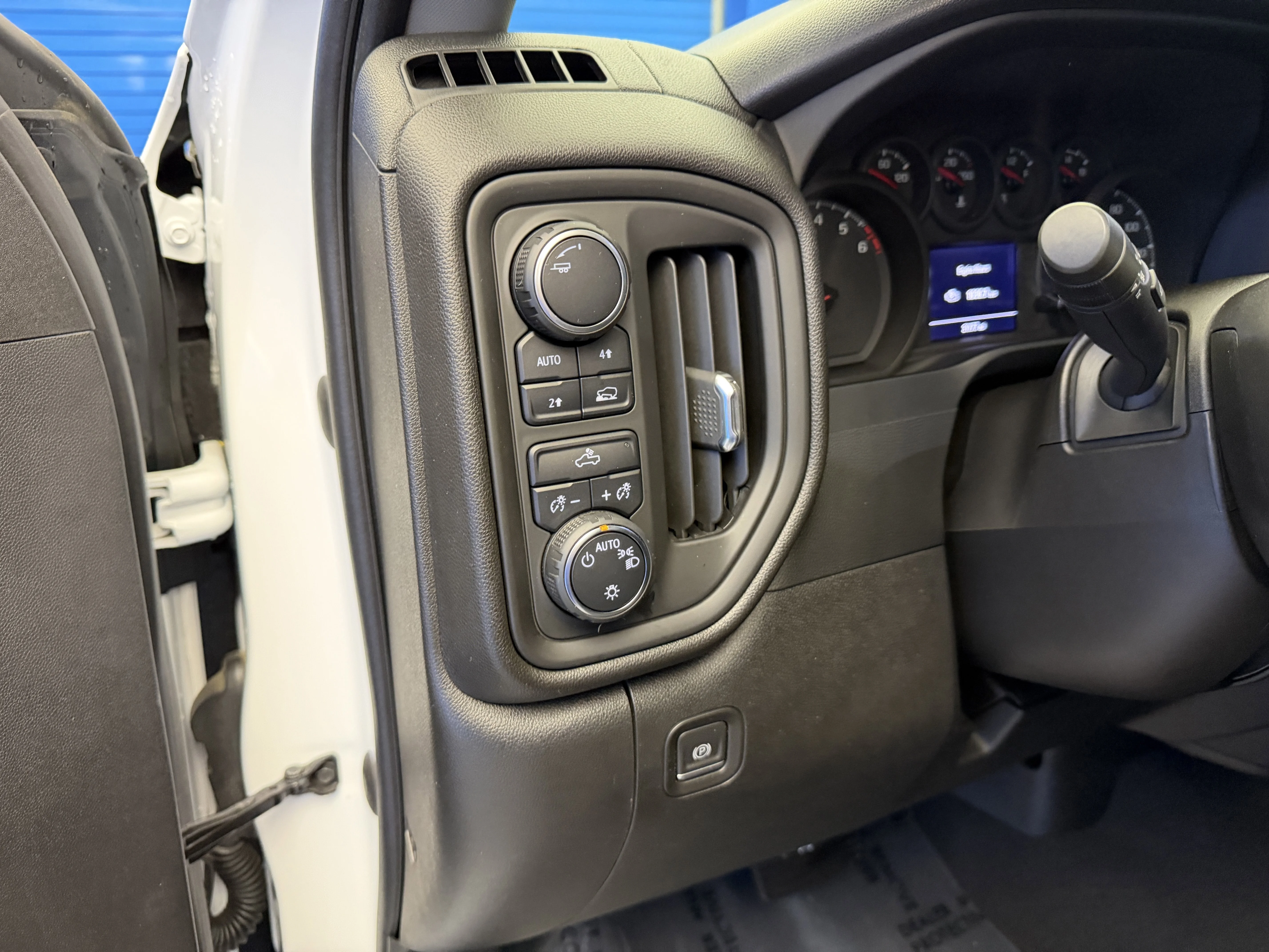Used 2022 Summit White Chevrolet Custom image 13