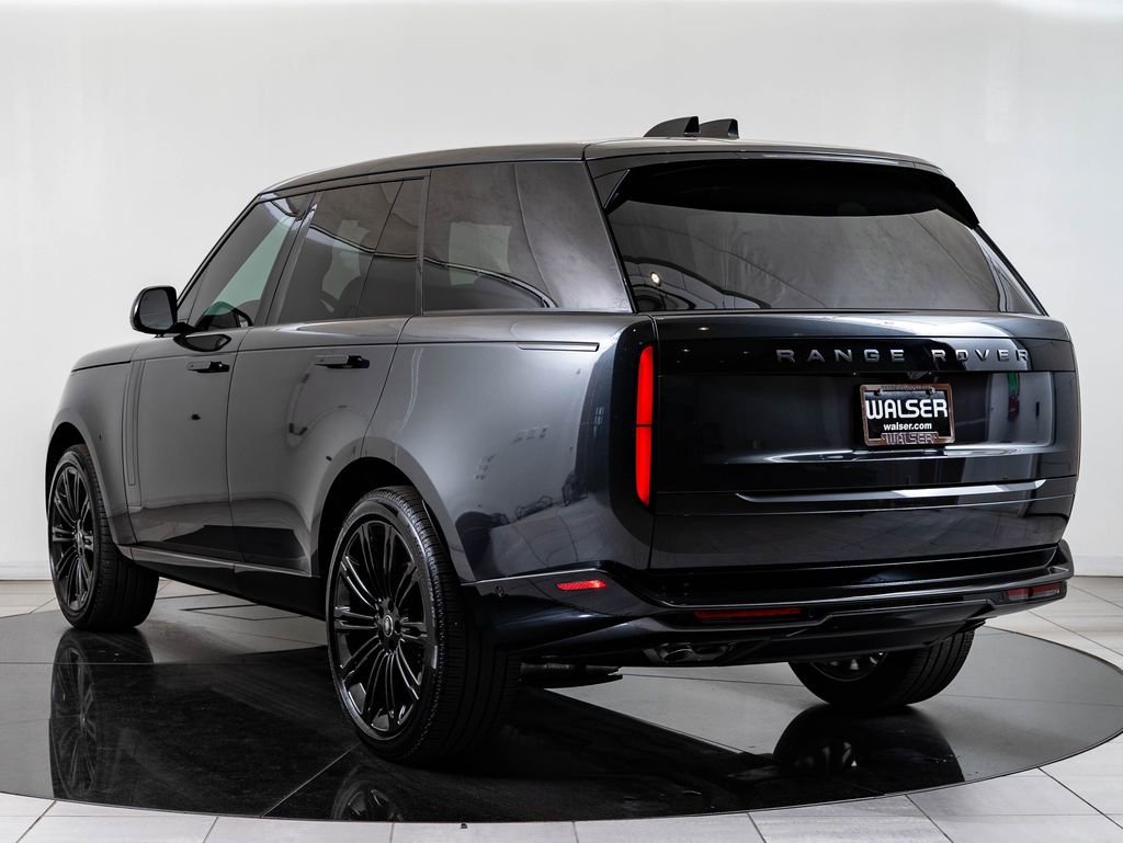 Used 2025 Carpathian Grey Premium Metallic Land Rover SE image 6