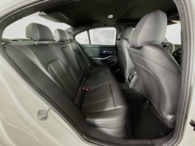 Used 2026 Alpine White BMW 330i image 29