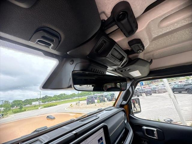 New 2026 Goldilocks Exterior Paint Jeep Sahara image 29