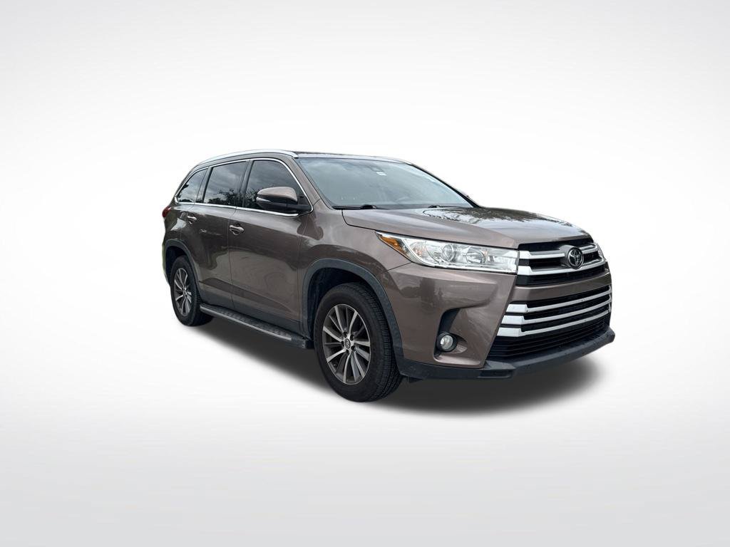 Used 2019 Brown Toyota XLE image 2