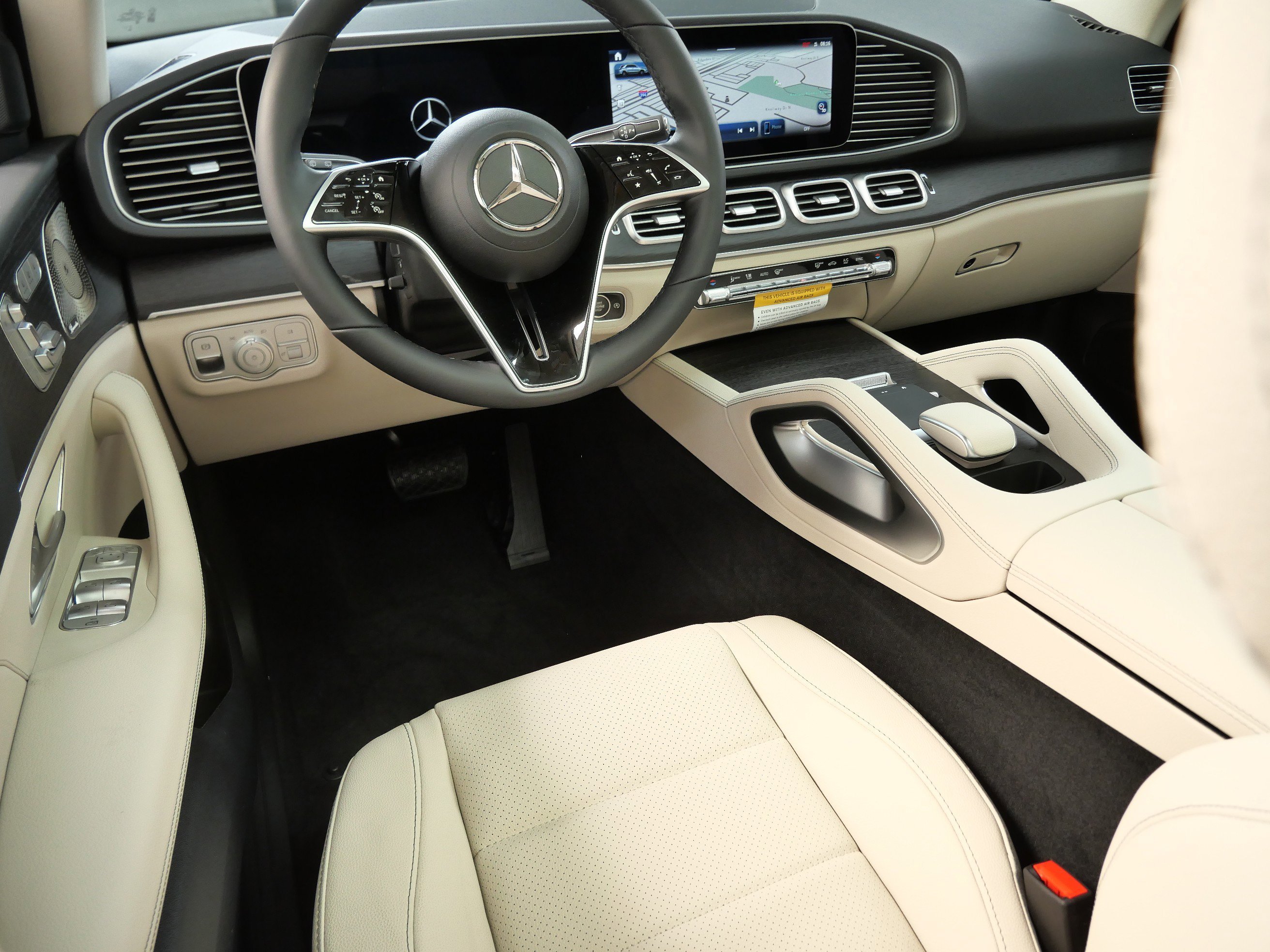 New 2026 MANUFAKTUR Moonlight White Metallic Mercedes-Benz GLE 350 image 2