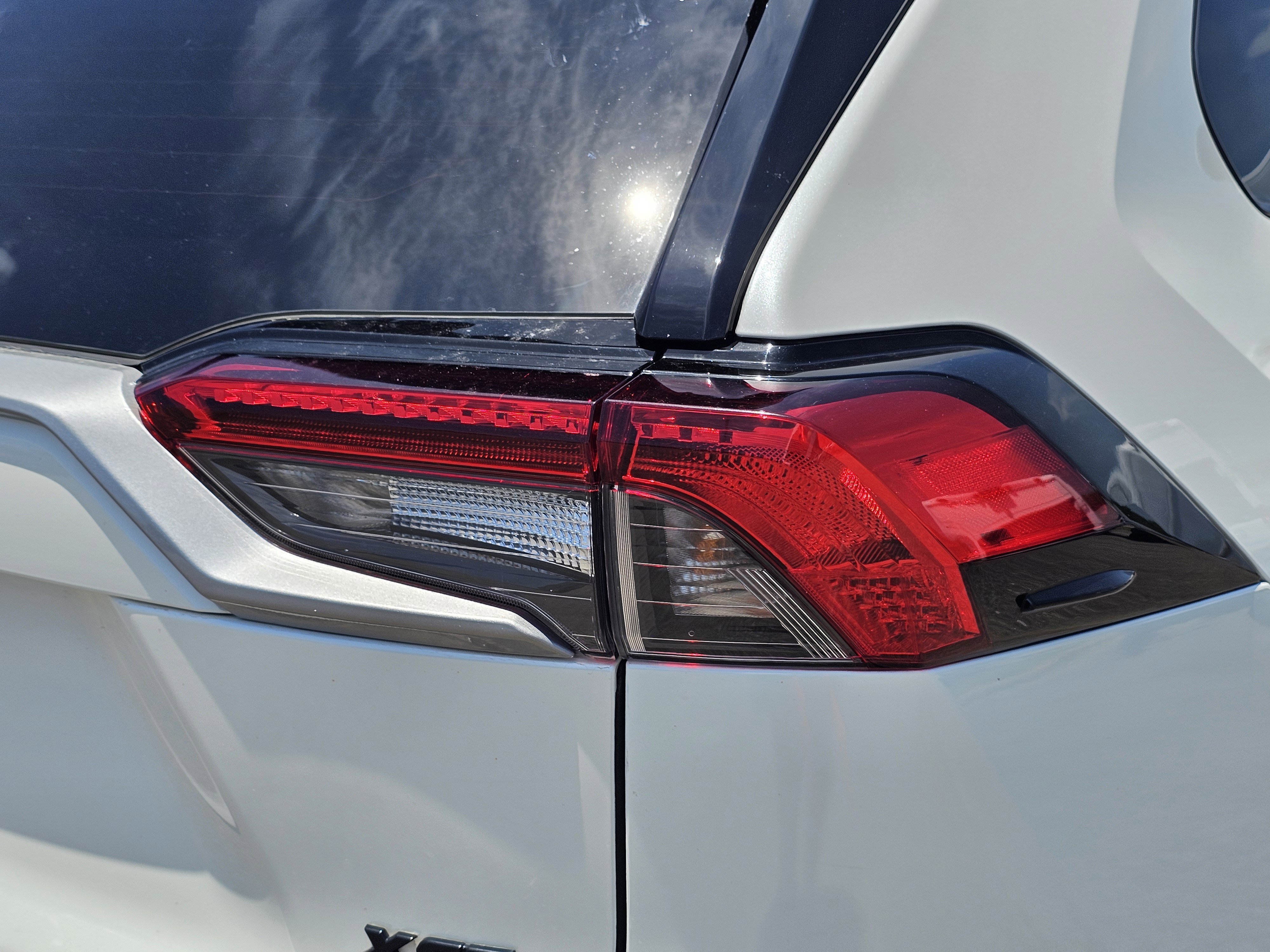 Used 2021 Blizzard Pearl/Midnight Black Metallic Toyota Hybrid XSE image 9