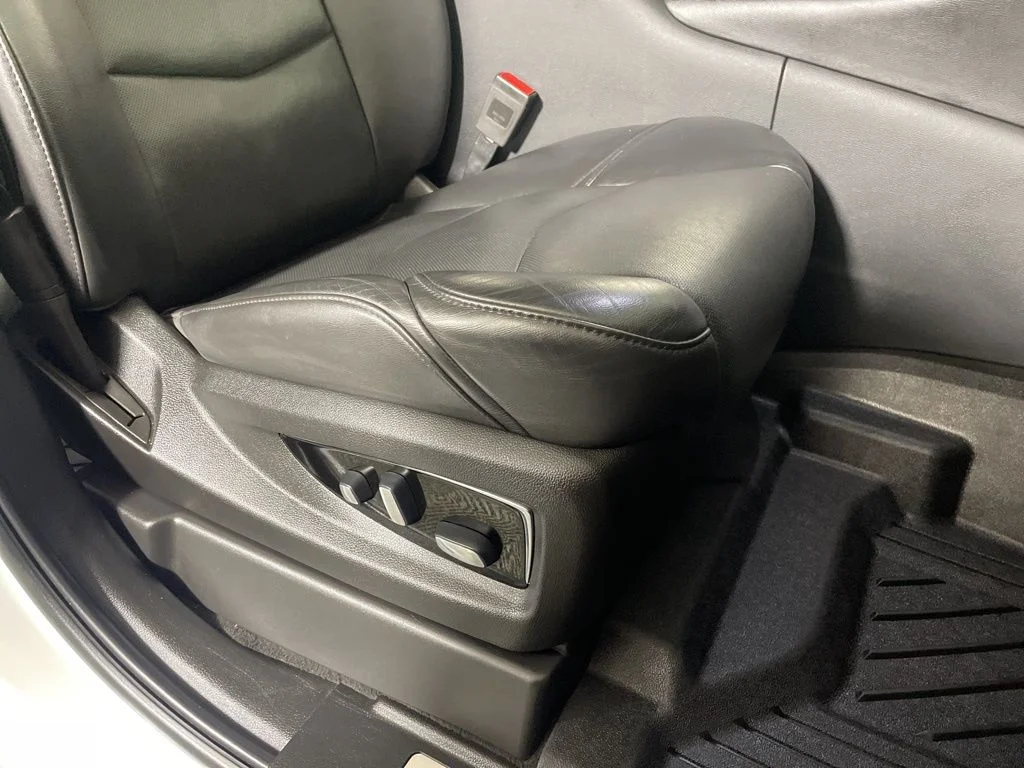 Used 2019 White Cadillac Premium Luxury image 26