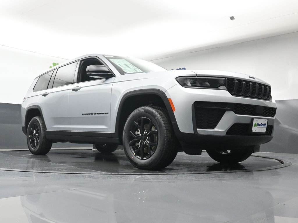 New 2026 Silver Zynith Jeep Altitude image 28