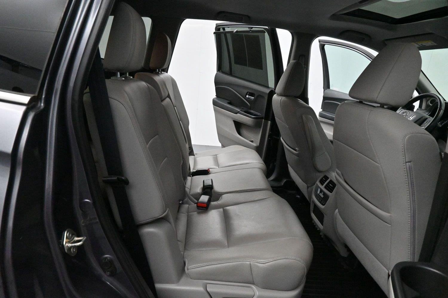 Used 2019 Modern Steel Metallic Honda EX-L image 35