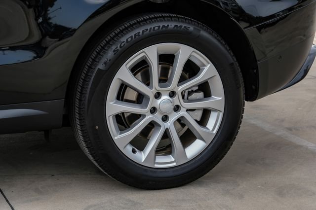Used 2025 Black Land Rover SE image 68