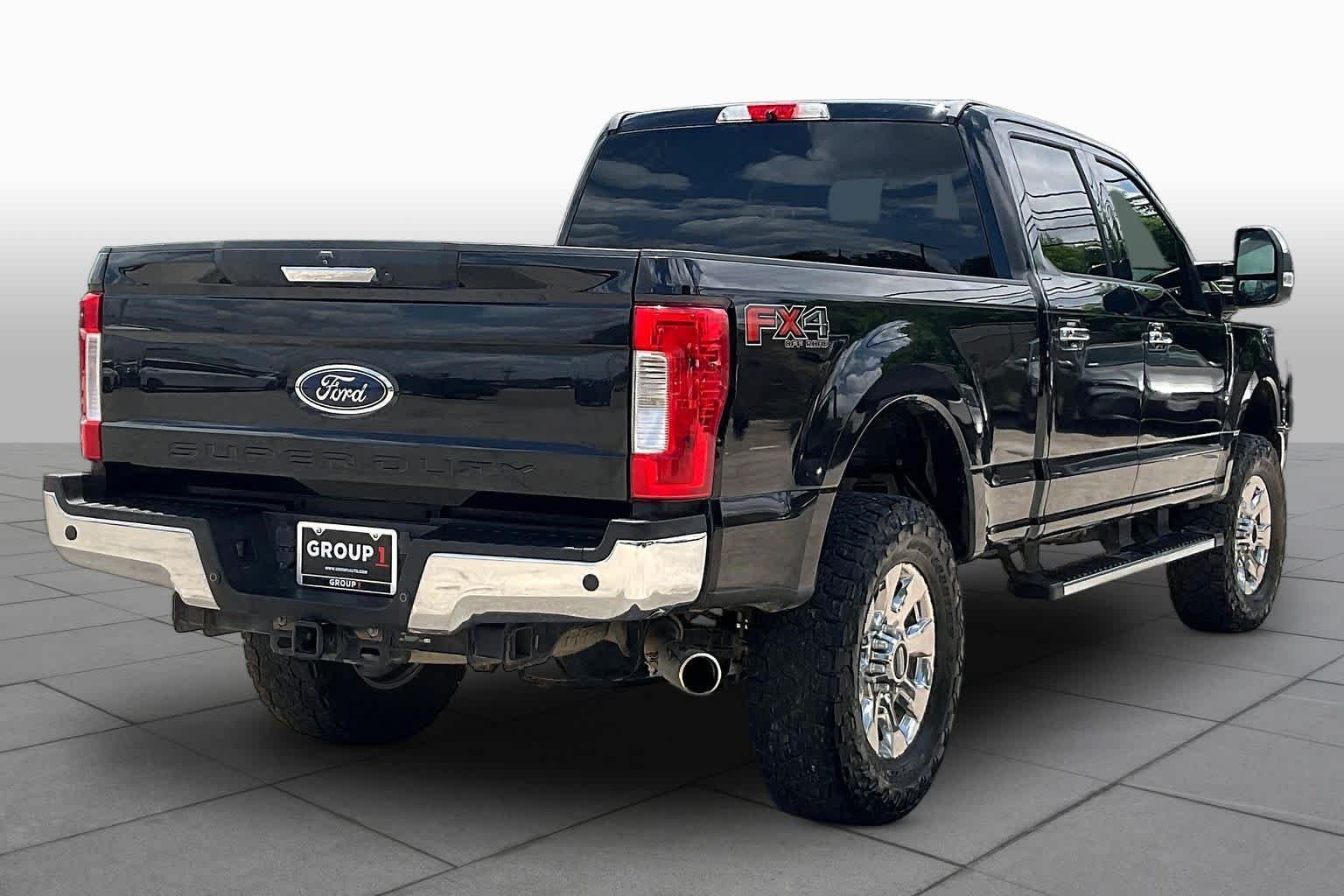 Used 2019 Agate Black Metallic Ford XLT image 13