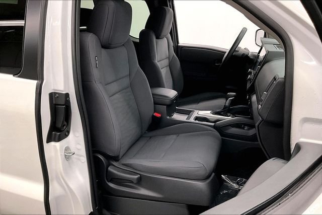 New 2026 Glacier White Nissan S image 36