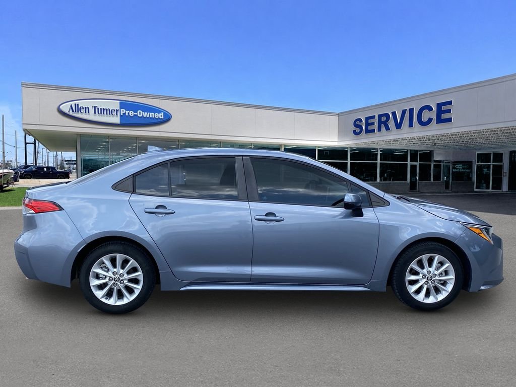 Used 2021 Celestite Toyota LE image 9