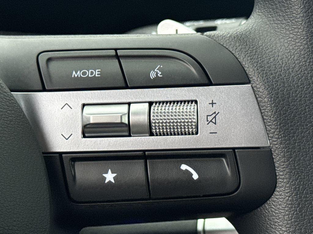 New 2025 Gray Hyundai Blue image 25