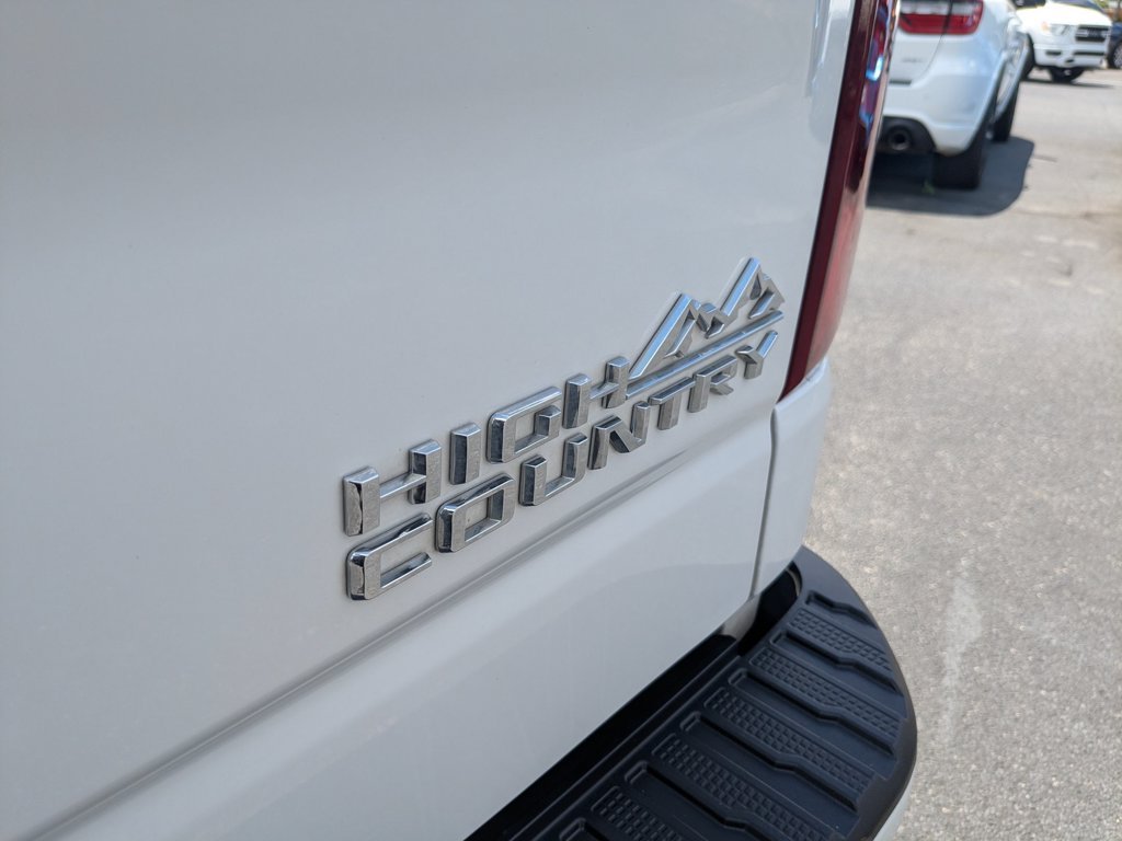 Used 2023 Iridescent Pearl Tricoat Chevrolet High Country image 30