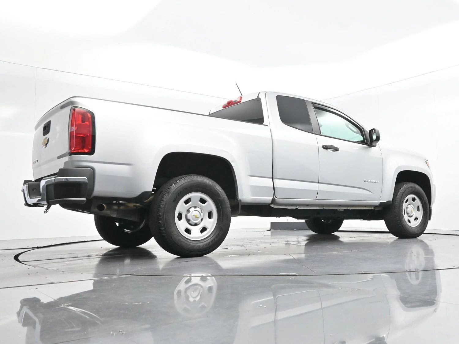 Used 2019 SILVER ICE METALLIC Chevrolet 2WD Work Truck image 44