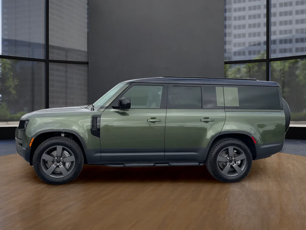 New 2026 Green Land Rover S image 8