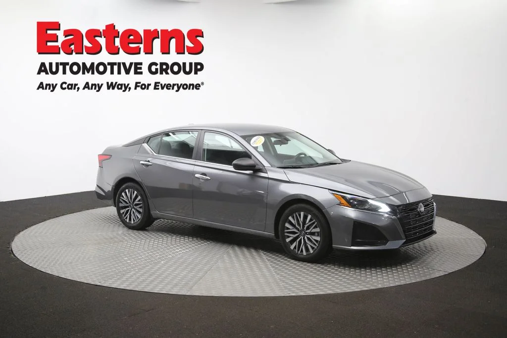 Used 2025 Gray Nissan 2.5 SV image 47