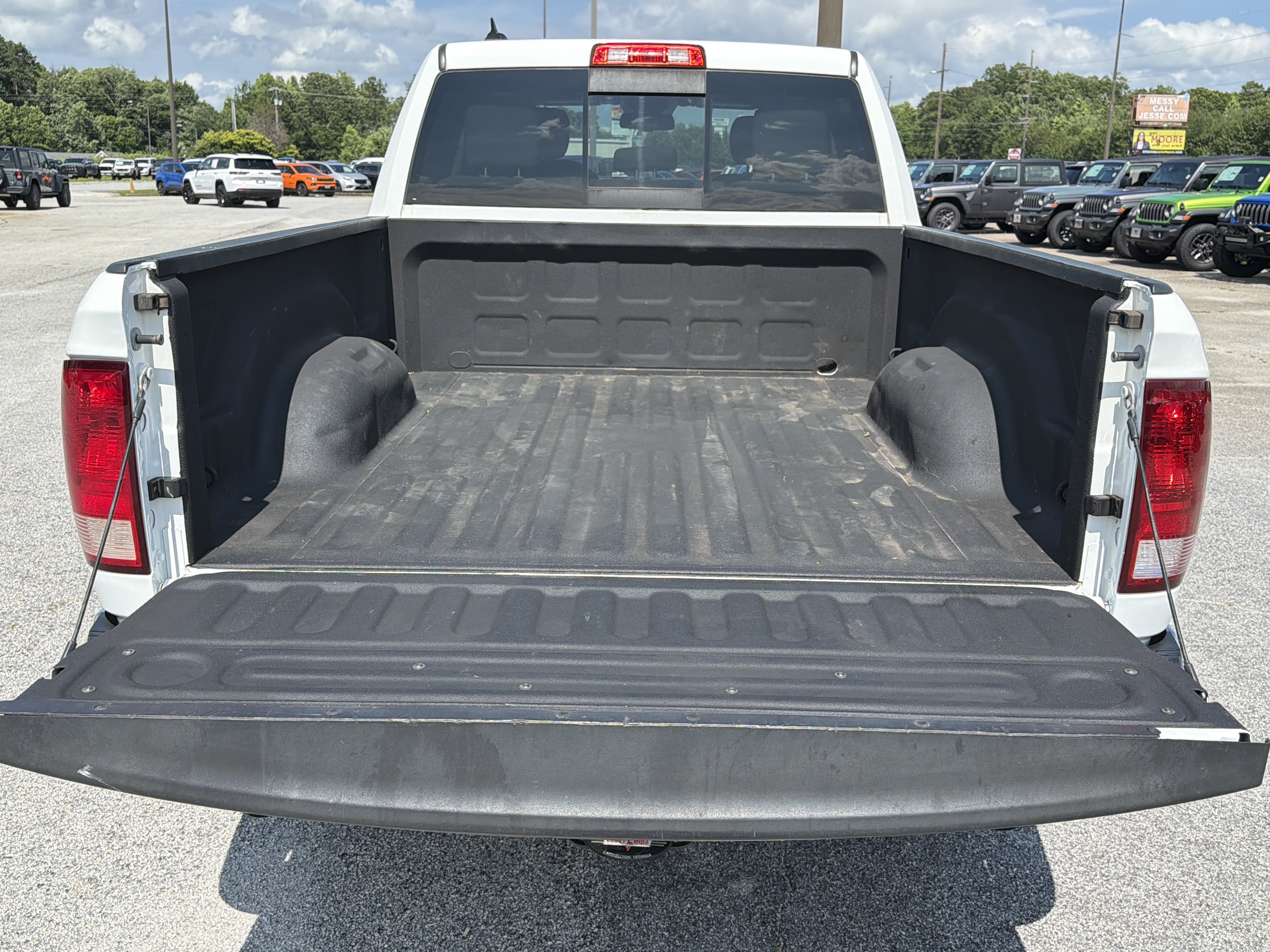 Used 2018 Bright White Clearcoat Ram Big Horn image 19