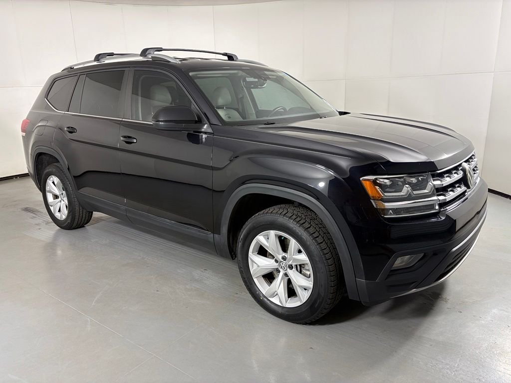 Used 2019 Black Volkswagen 3.6L V6 SE image 2