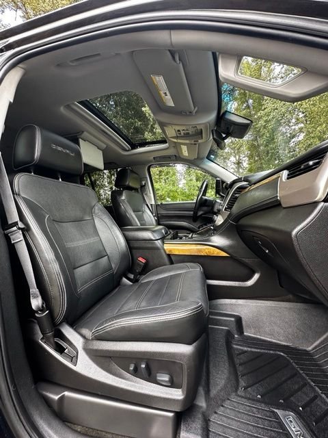 Used 2017 Onyx Black GMC Denali image 22