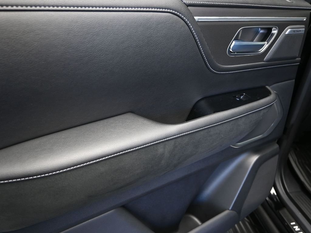 Certified Used 2025 Black INFINITI LUXE image 15