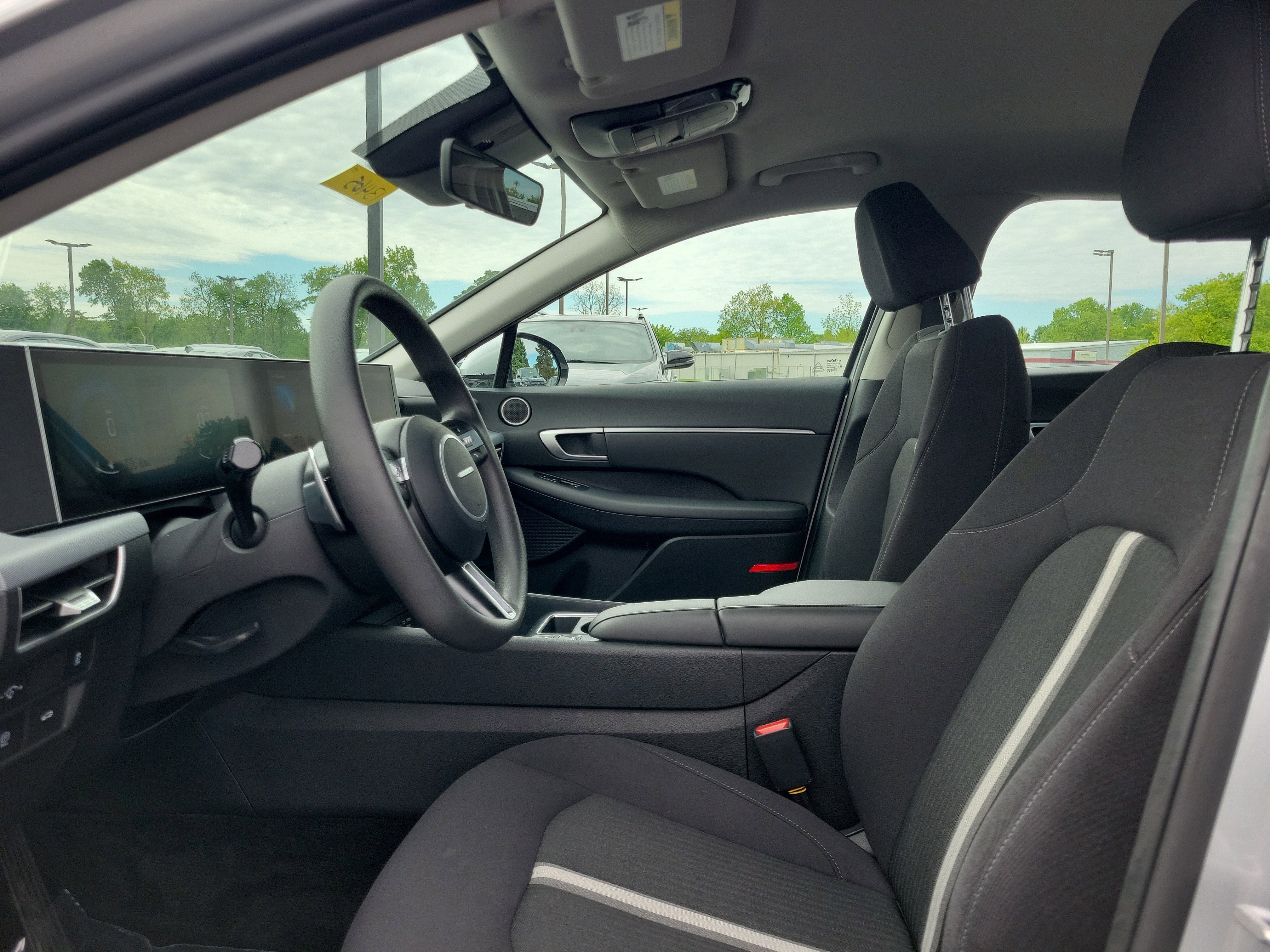 Used 2025 Aero Silver Hyundai SEL image 15