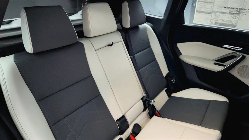 Used 2026 Storm Bay Metallic BMW xDrive28i image 43