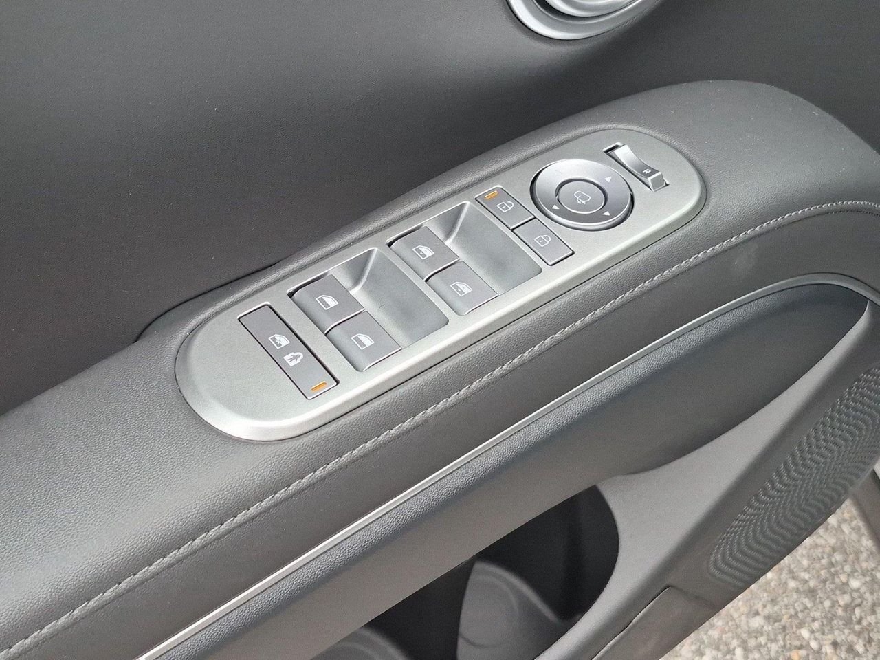 New 2027 Shimmering Silver Hyundai SEL Premium FWD image 14