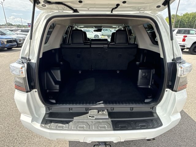 Used 2022 White Toyota SR5 Premium image 23
