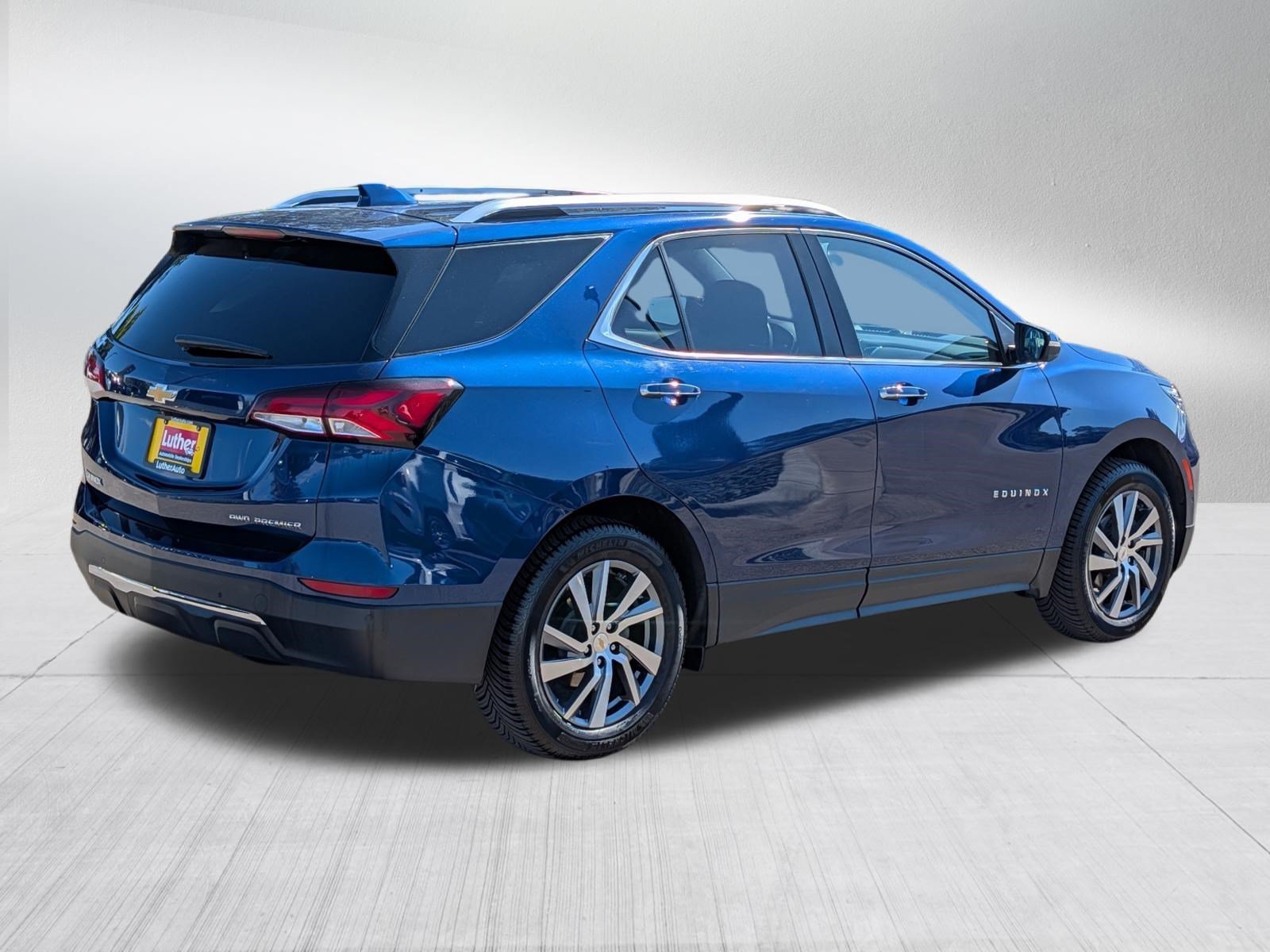 Used 2022 Blue Glow Metallic Chevrolet Premier image 7