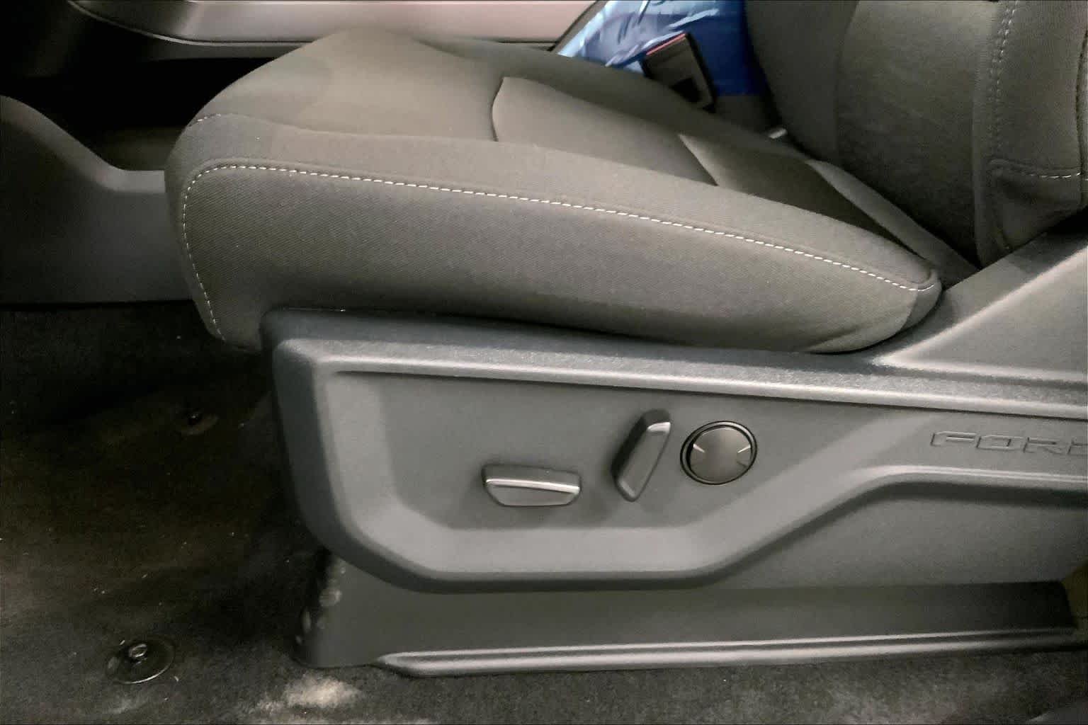 New 2026 Antimatter Blue Metallic Ford XLT image 19