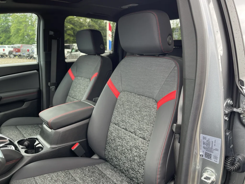 2025 Chevrolet Colorado Z71 - Photo 28