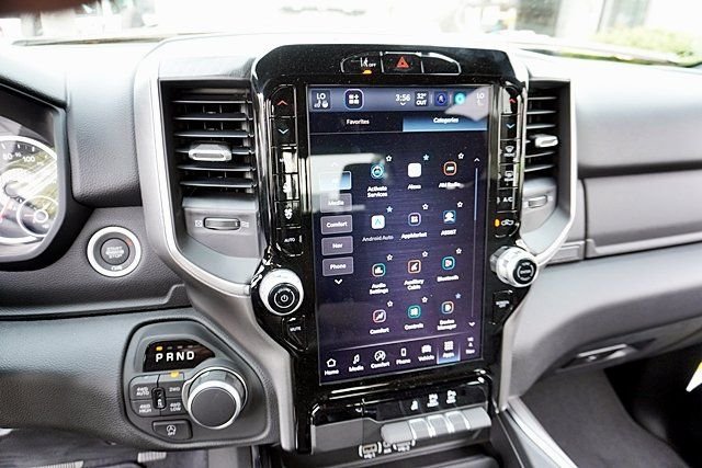 New 2026 Bright White Clear-Coat Exterior Paint RAM Big Horn/Lone Star image 32