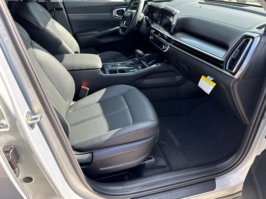 New 2026 Ivory Silver Kia S image 13