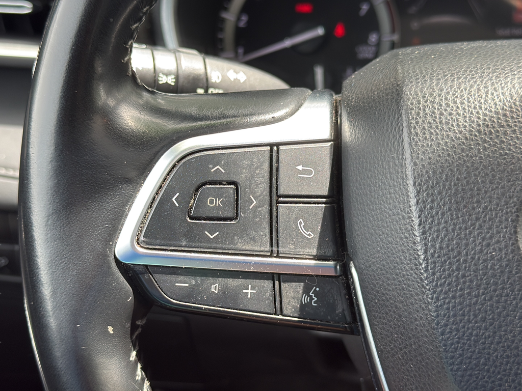 Used 2021  Toyota XLE image 20