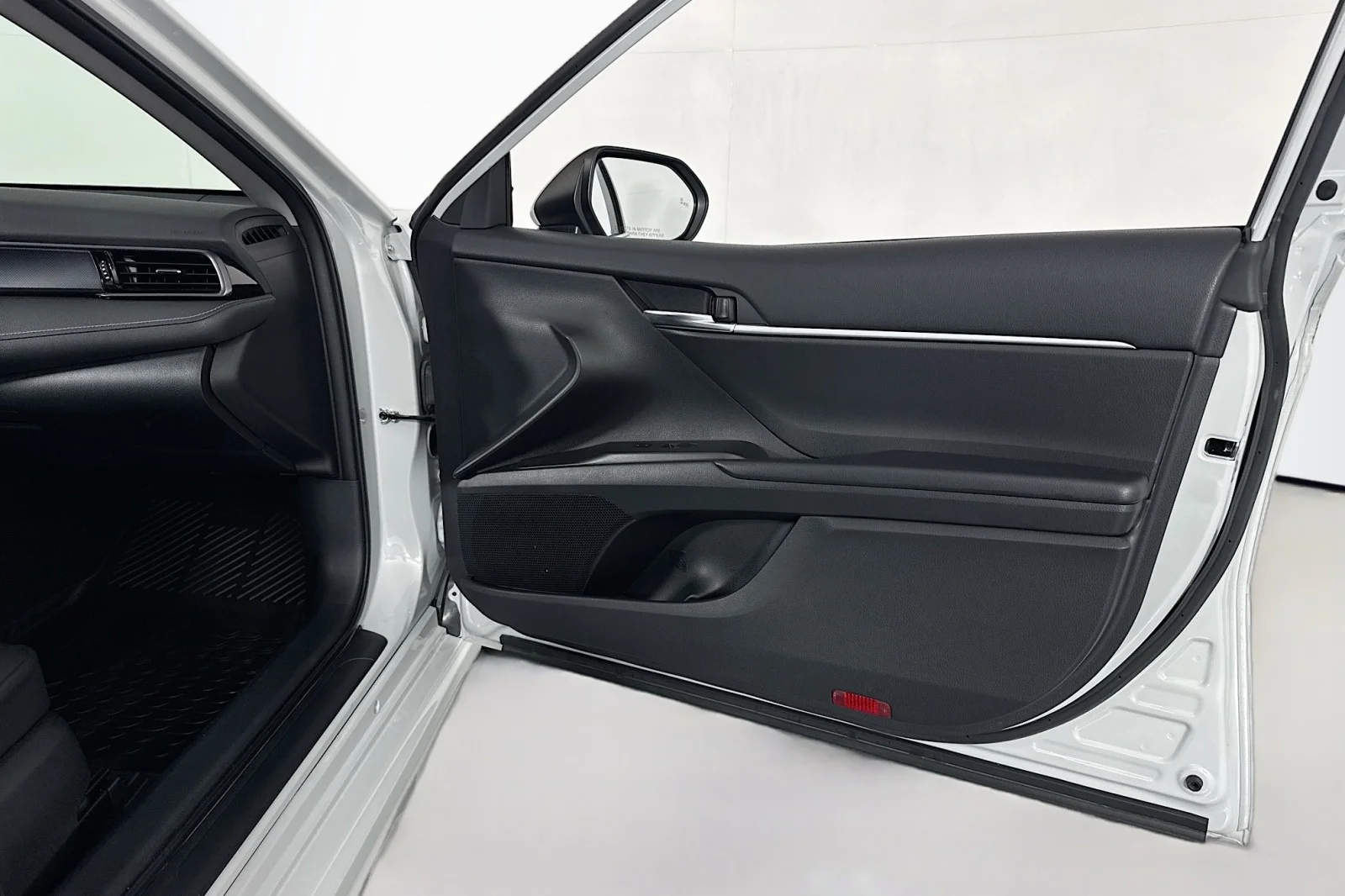 Used 2022 ASH GRAY Toyota Hybrid SE image 23