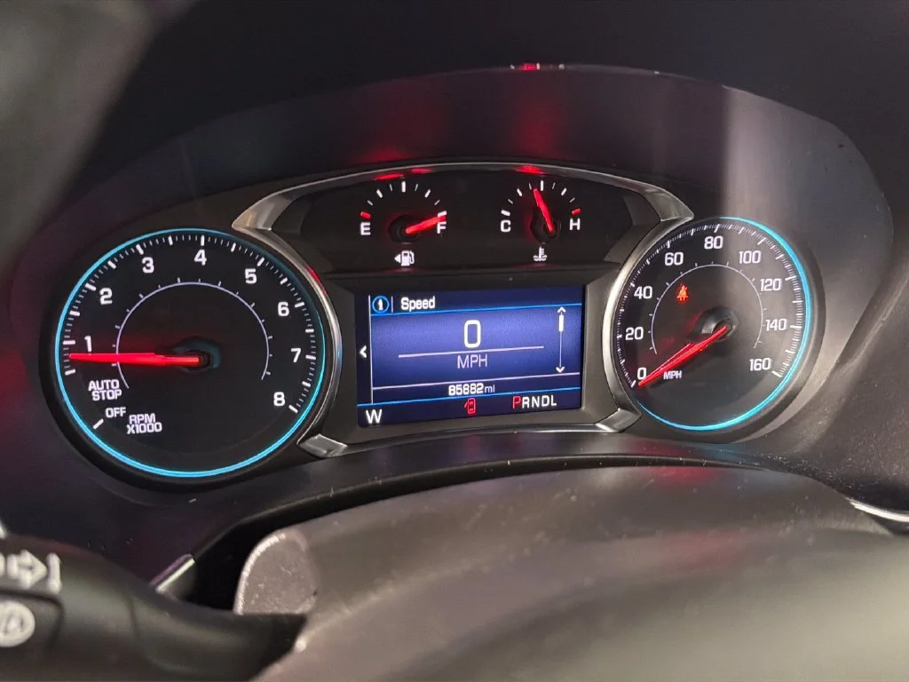 Used 2022 SUMMIT WHITE Chevrolet LT image 21