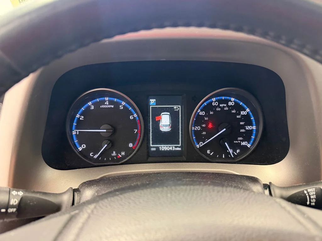 Certified Used 2017 Gray Toyota XLE image 29