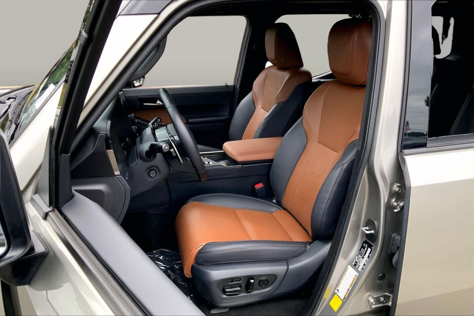 2024 Lexus GX Luxury+ - Photo 8