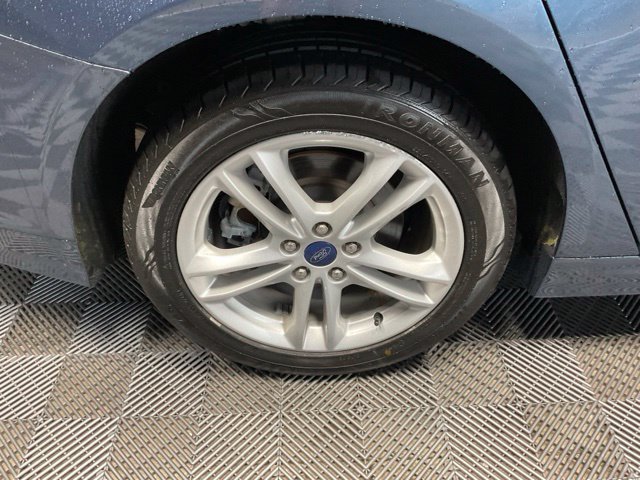 Used 2018 Blue Metallic Ford S image 40