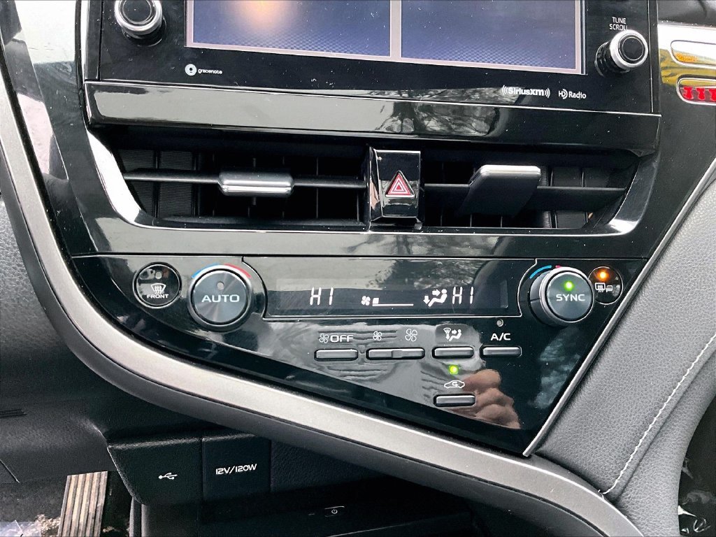 Used 2022 Ice Toyota XSE image 26