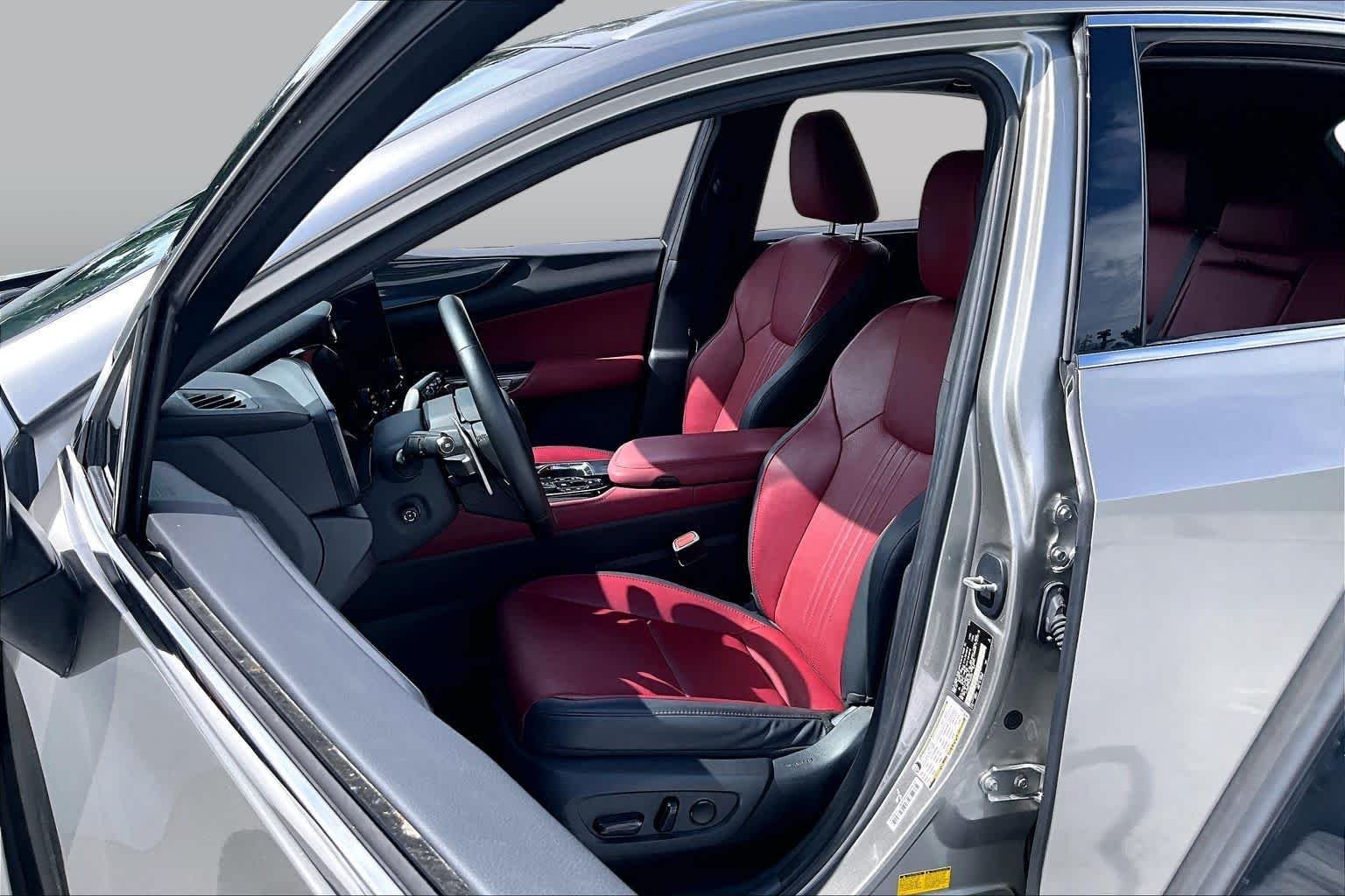 Used 2023 Atomic Silver Lexus Premium image 15
