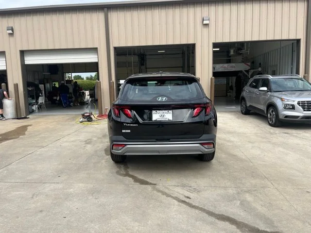 New 2026 Phantom Black Hyundai SE image 5